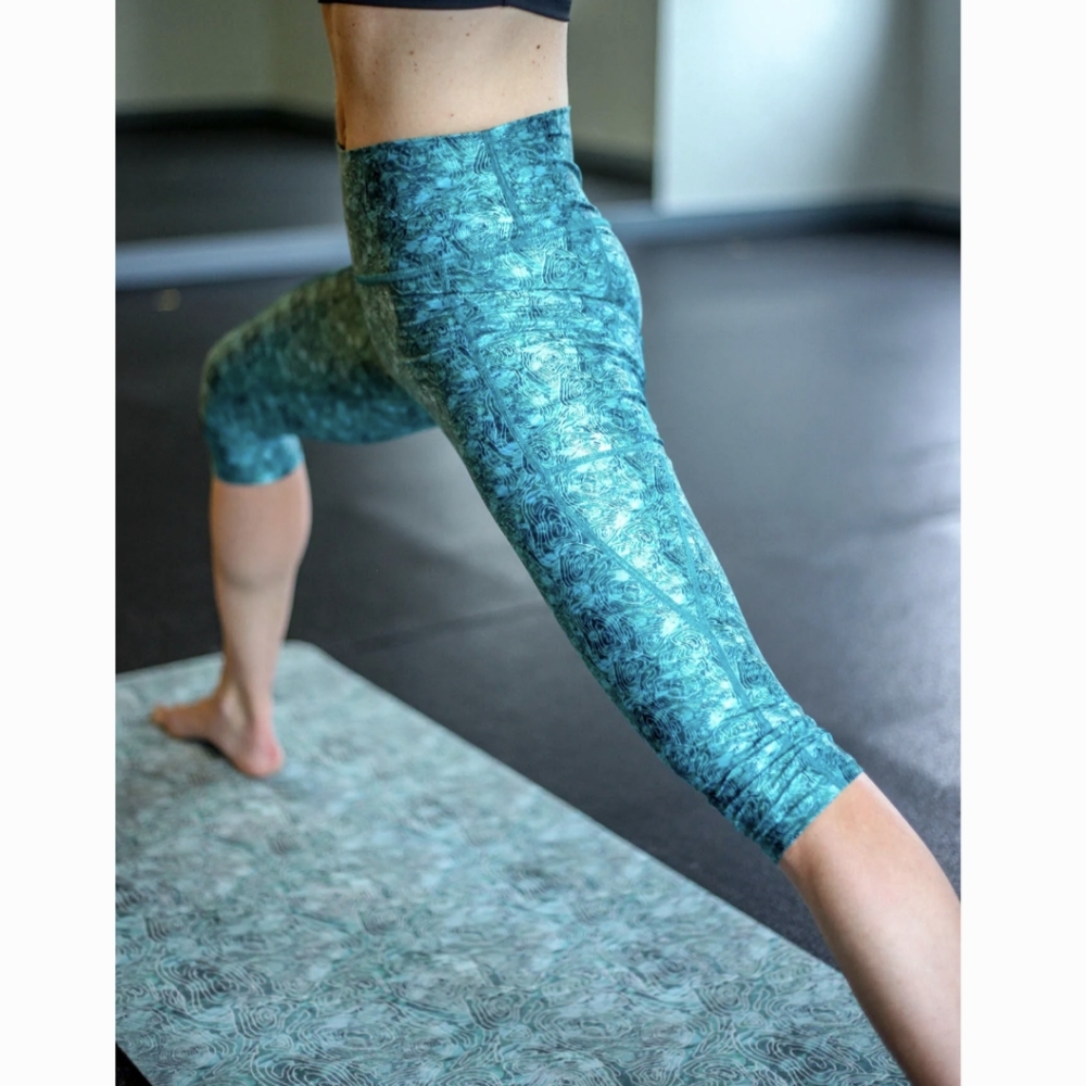 ISO Youer/Kind Apparel Trail Crop Green Mountain Print